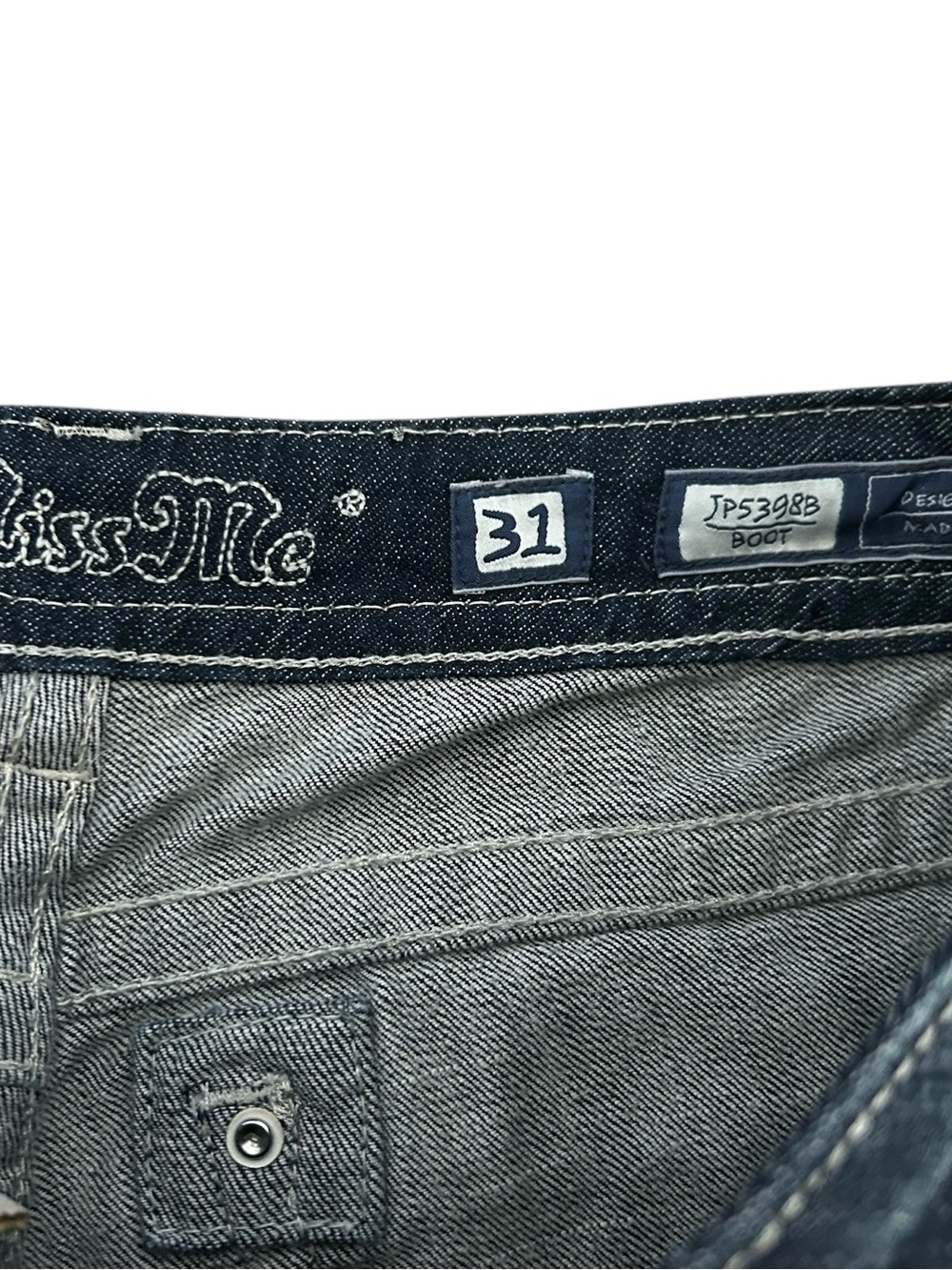 Miss Me Bootcut Rhinestone Pockets Denim Jeans Size 31 Cross Snowflake Pattern - Picture 5 of 6
